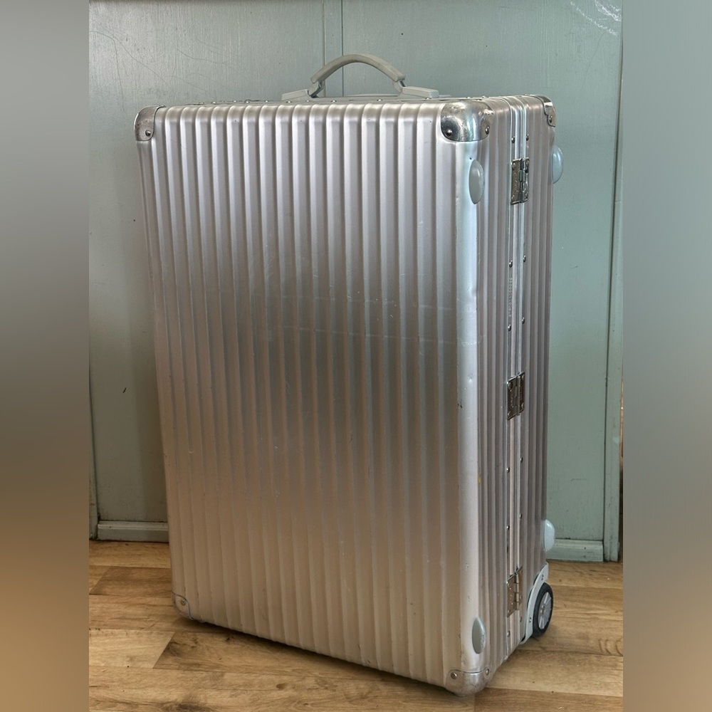 Rimowa Classic flight luggage check in